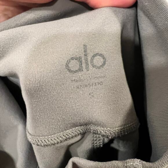 Alo airbrush biker shorts 7" size S gray - Picture 4 of 4